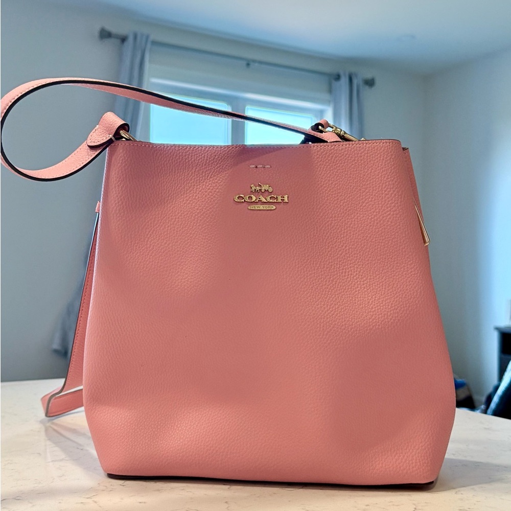 Coach Town Bucket Bag in Peony Pink Pebbled Leather – NWT
